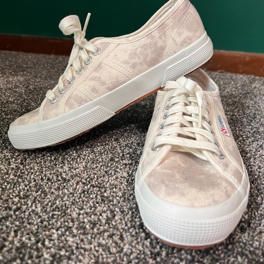 New Superga size 39 WOMEN'S casual shoe